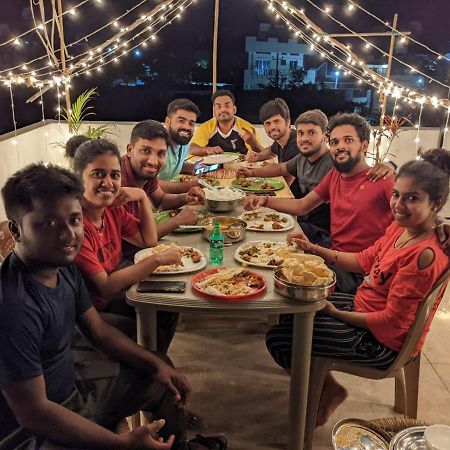 Veeru Homestay Hospet Buitenkant foto
