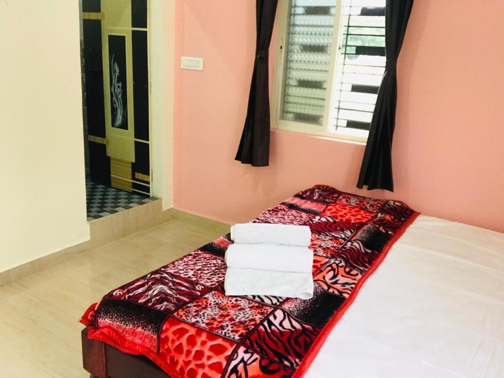 Veeru Homestay Hospet Buitenkant foto