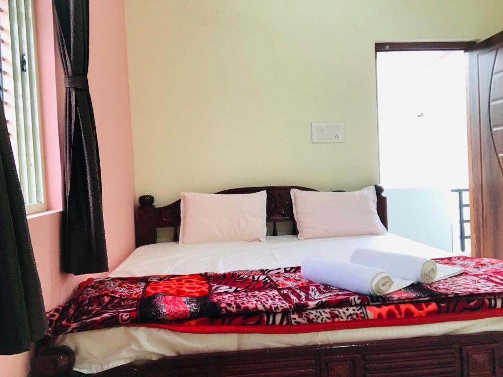 Veeru Homestay Hospet Buitenkant foto