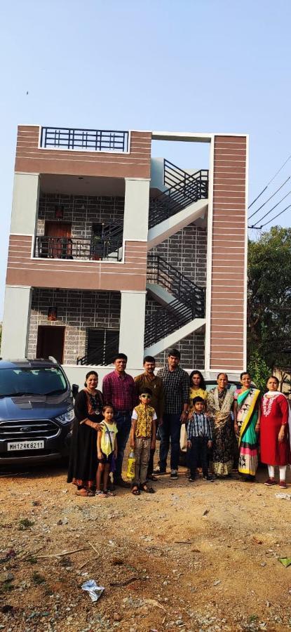 Veeru Homestay Hospet Buitenkant foto
