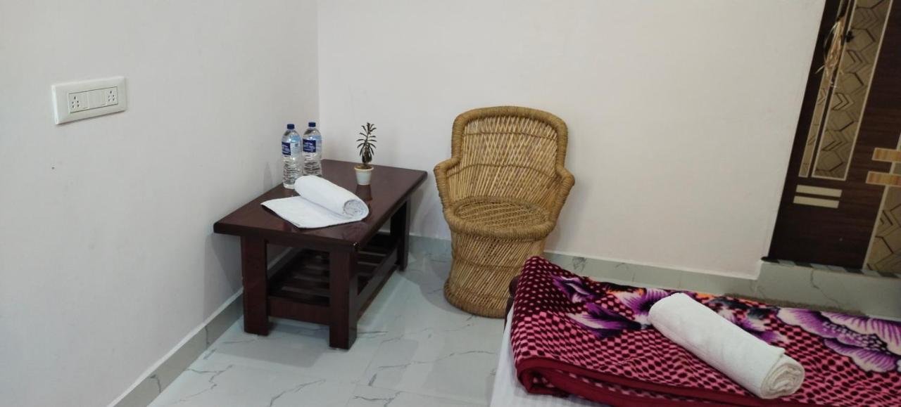 Veeru Homestay Hospet Buitenkant foto