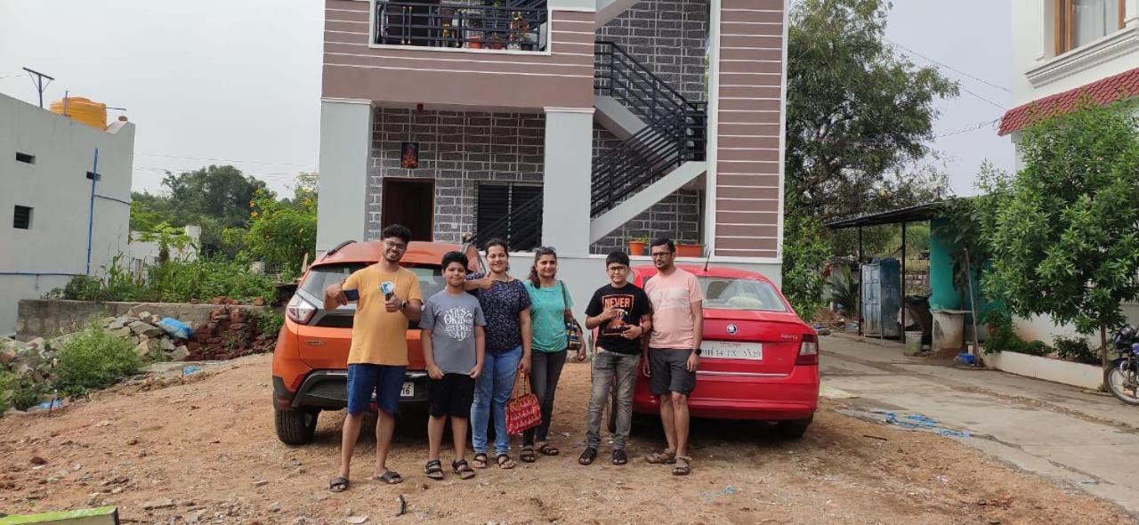 Veeru Homestay Hospet Buitenkant foto