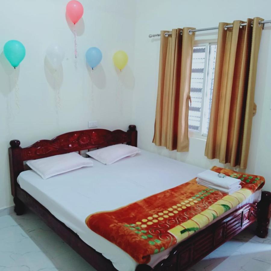 Veeru Homestay Hospet Buitenkant foto