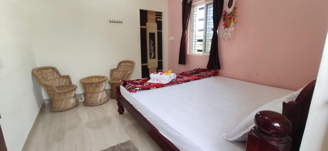 Veeru Homestay Hospet Buitenkant foto