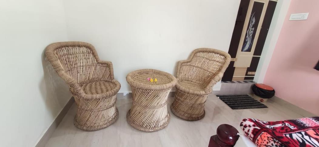 Veeru Homestay Hospet Buitenkant foto