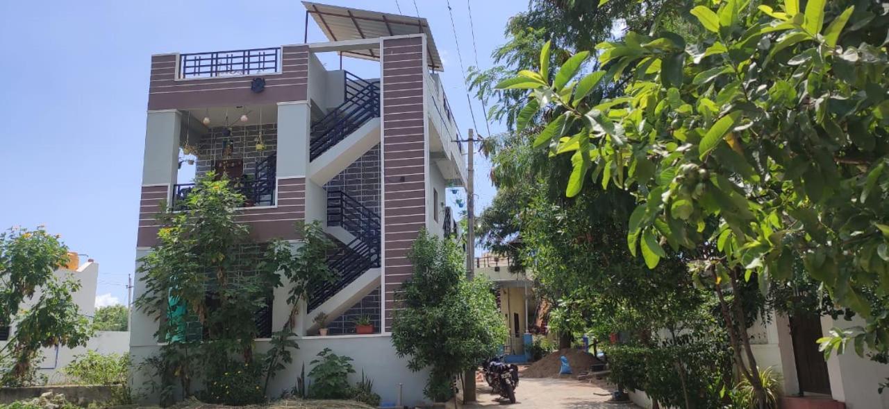 Veeru Homestay Hospet Buitenkant foto